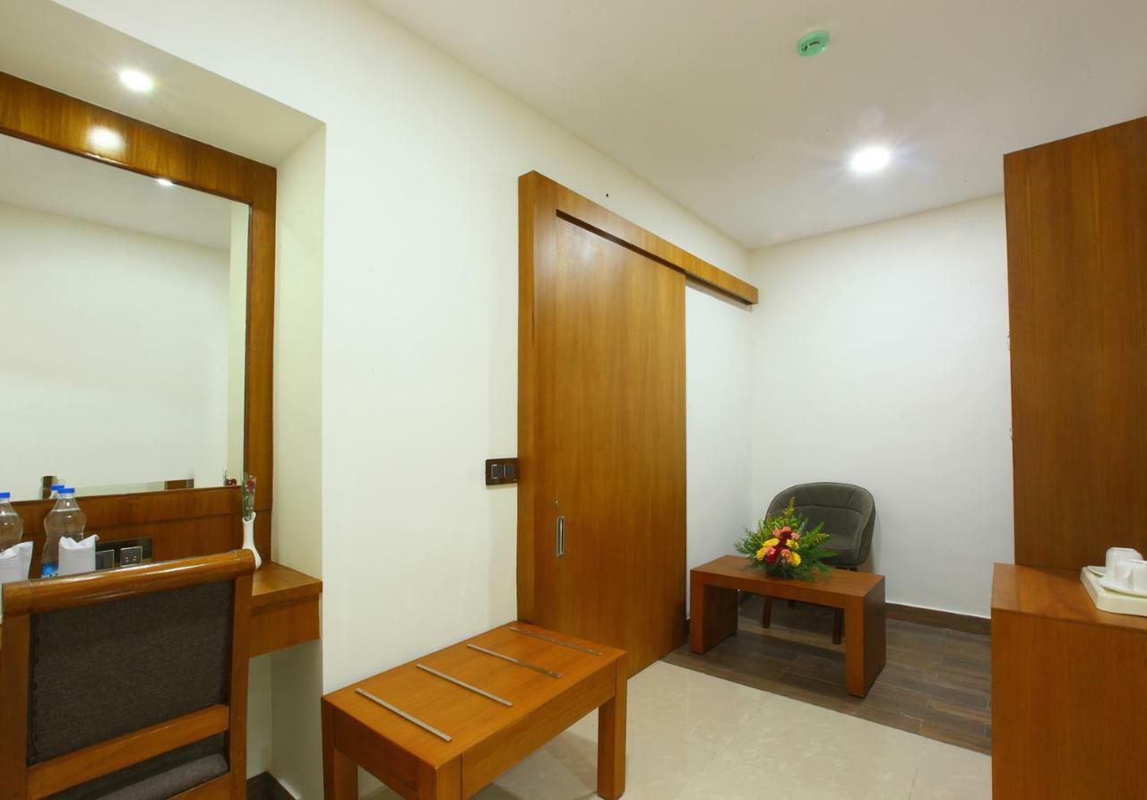 Hotel Rohini International Kallār Екстериор снимка
