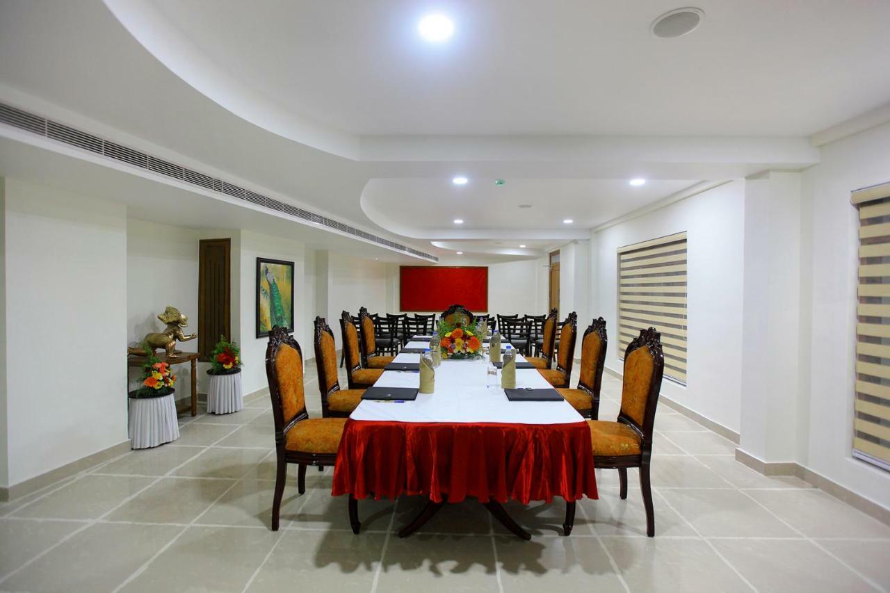 Hotel Rohini International Kallār Екстериор снимка