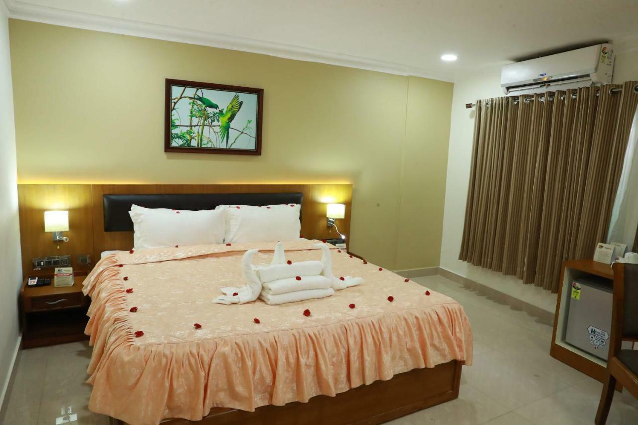 Hotel Rohini International Kallār Екстериор снимка