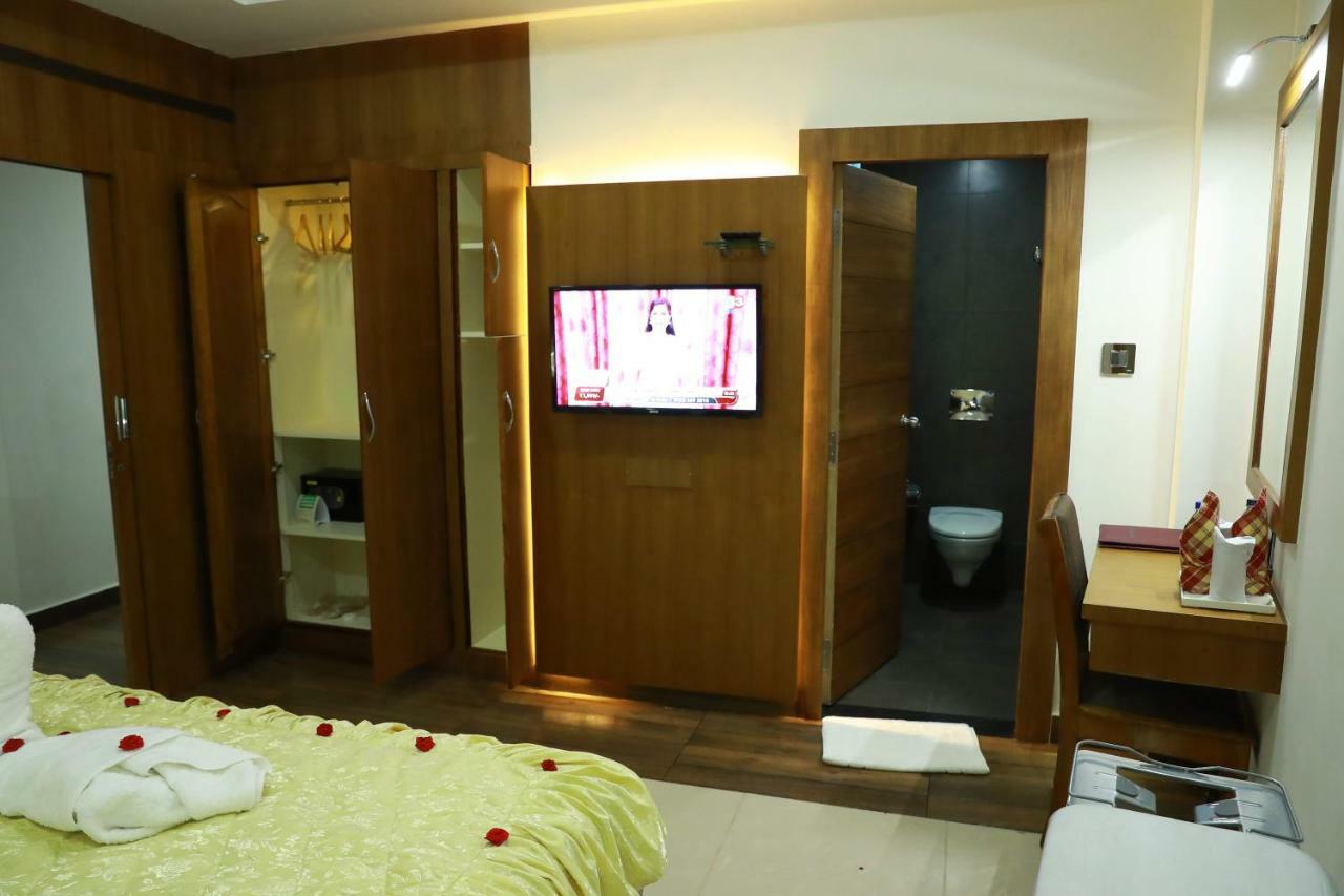 Hotel Rohini International Kallār Екстериор снимка