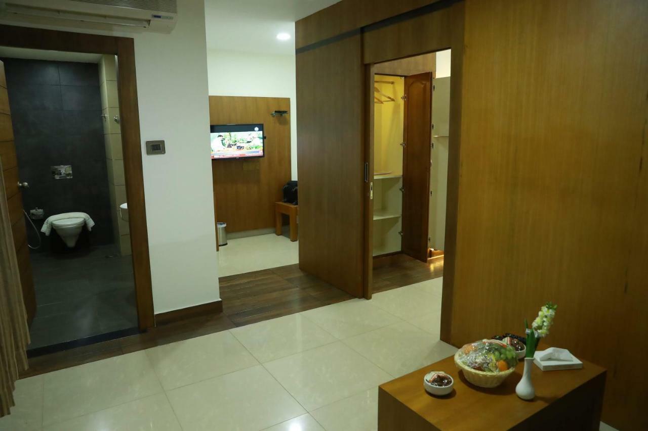 Hotel Rohini International Kallār Екстериор снимка