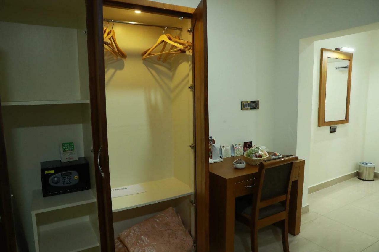 Hotel Rohini International Kallār Екстериор снимка